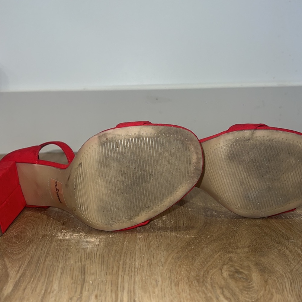 Red Heels - Picture 4 of 5